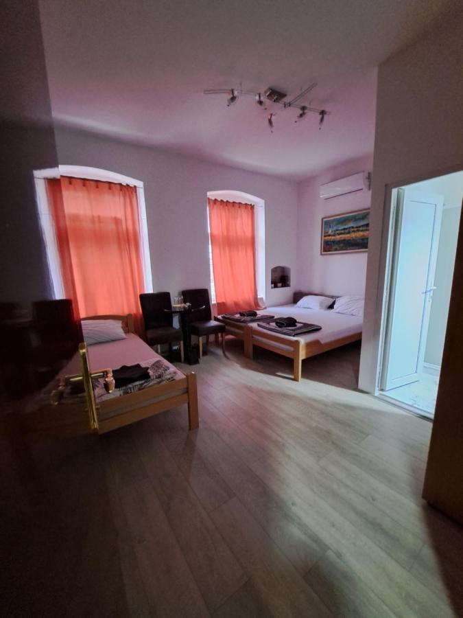 Tabacco Rooms Obrenovac  Екстериор снимка