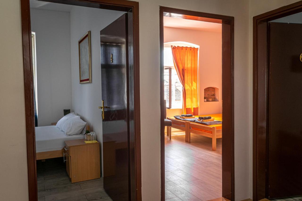 Tabacco Rooms Obrenovac  Екстериор снимка