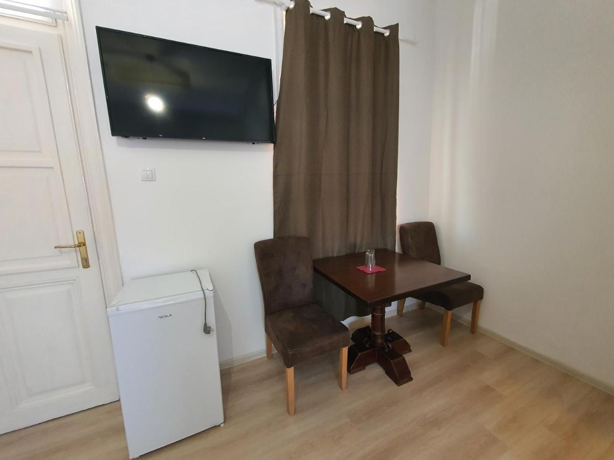 Tabacco Rooms Obrenovac  Екстериор снимка