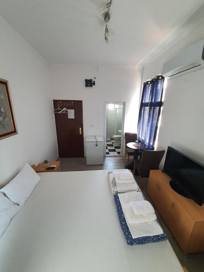Tabacco Rooms Obrenovac  Екстериор снимка